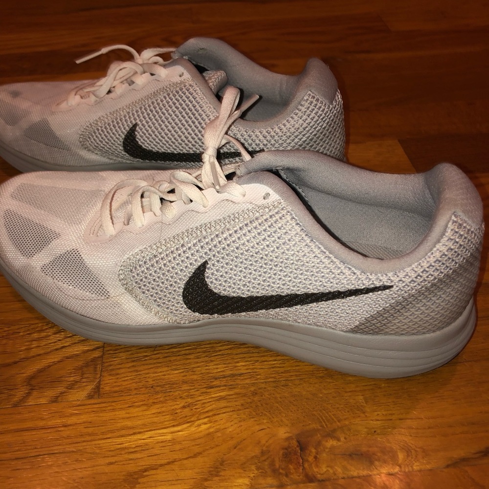Men’s size 10.5 Nike shoes